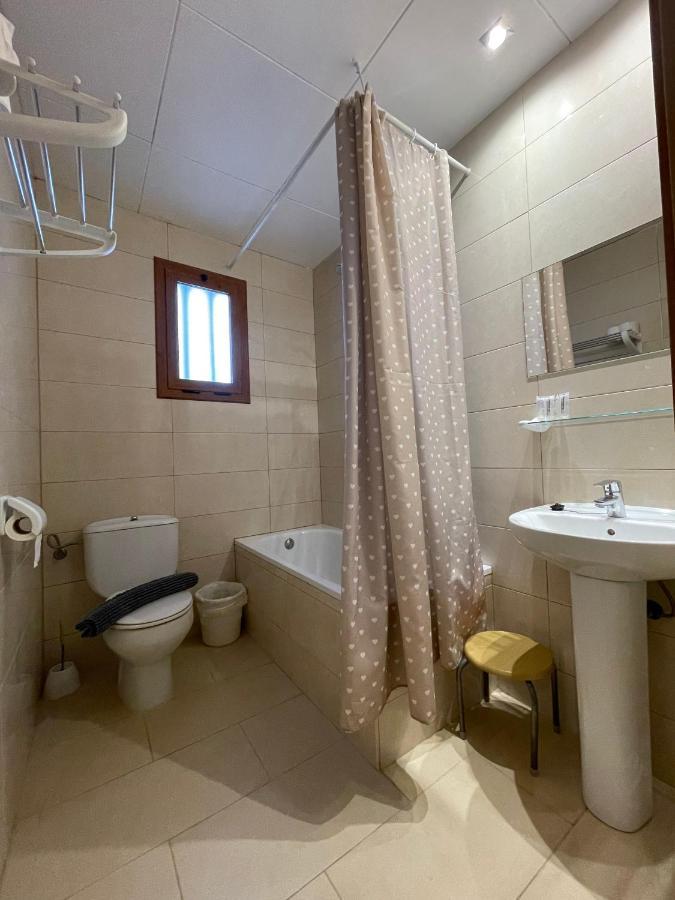 P&R Hostals Codolar Tossa de Mar Exterior foto